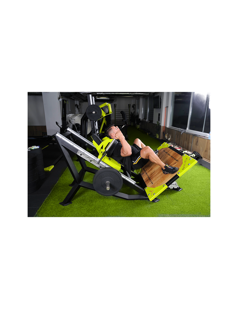 Sumo hack squat THD – view 5