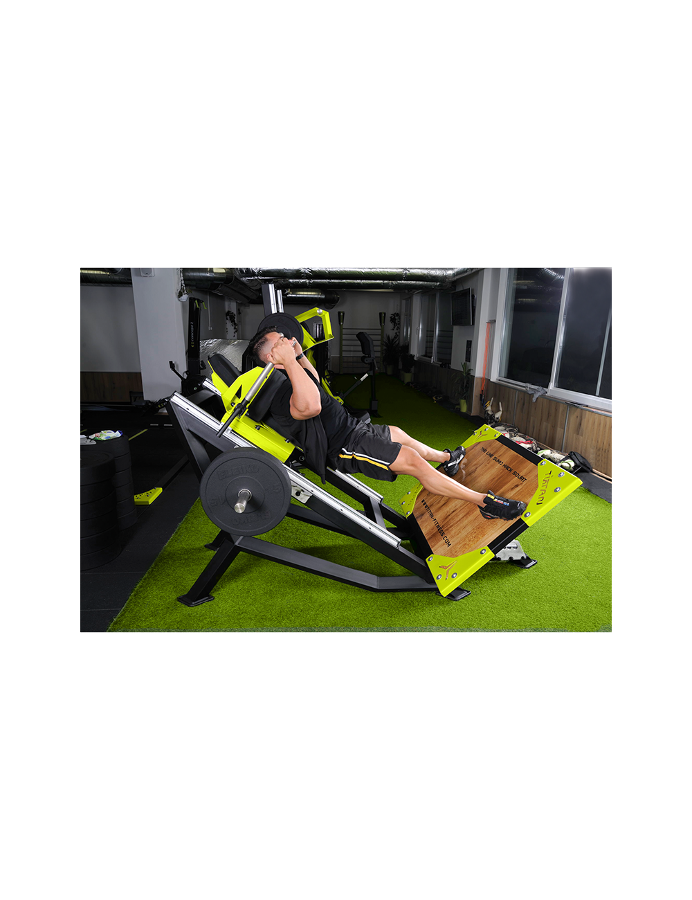 Sumo hack squat THD – view 6